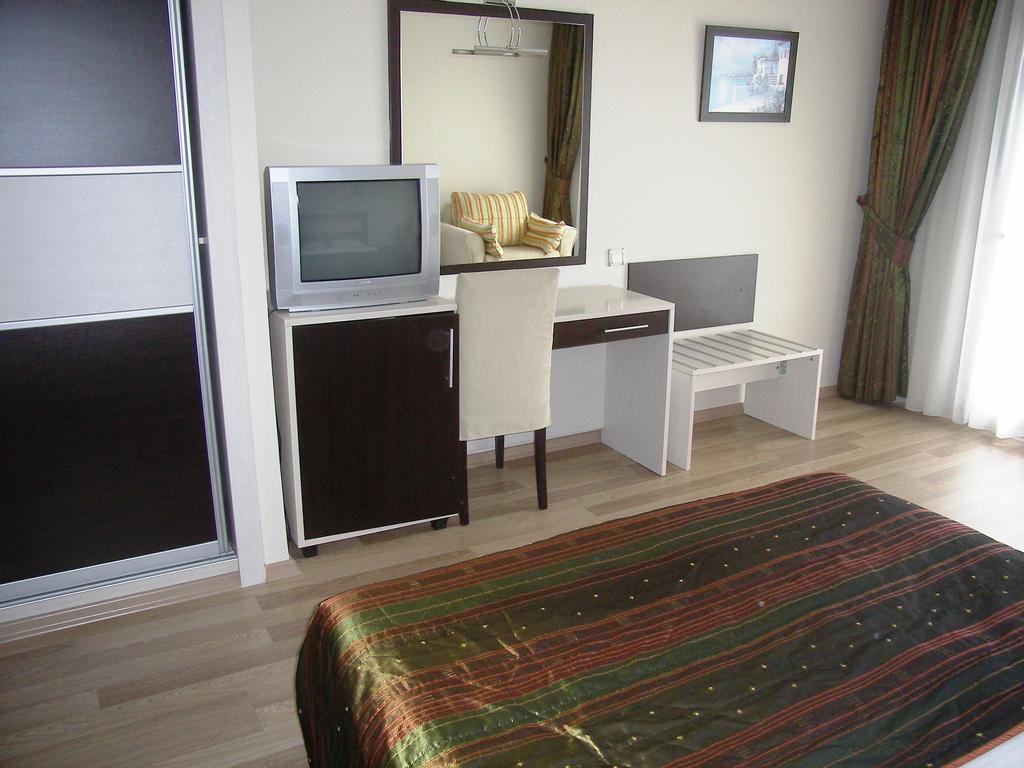 Royal Palace Kusadasi Hotel 外观 照片